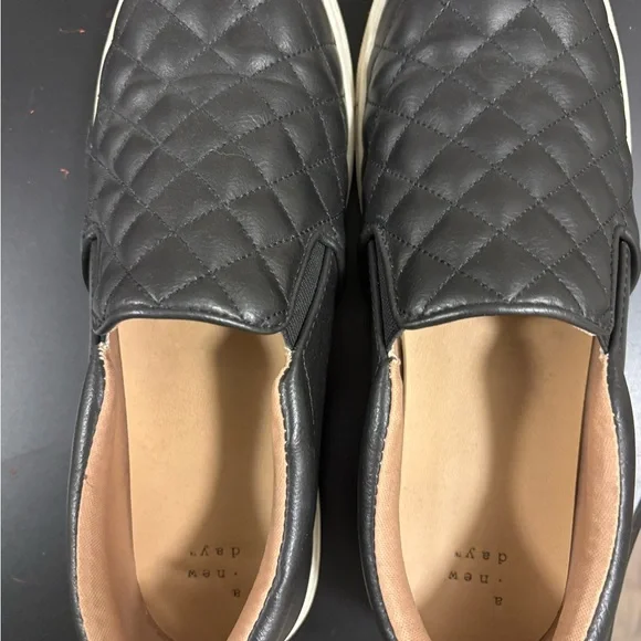 Black Quilted Slip-On Shoes - Picture 2 of 8